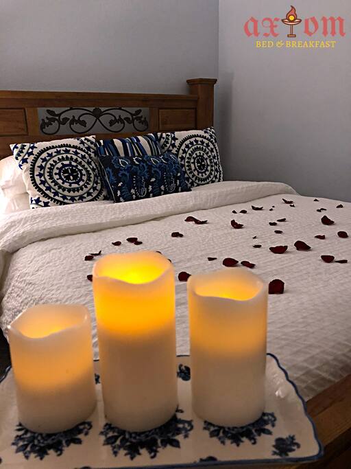 The romantic package is your ideal option to celebrate your special occasion!
