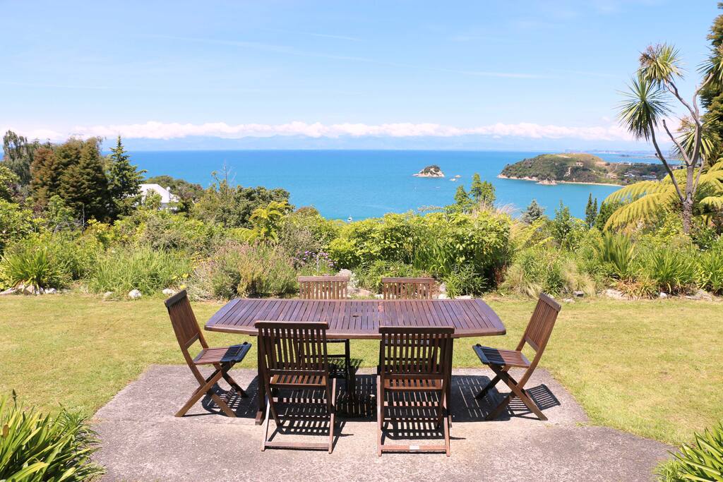 Outdoor table for entertaining and outlook to ocean view