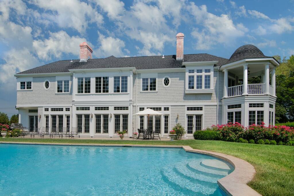 50 x 20 heated gunite pool (Town Gas)