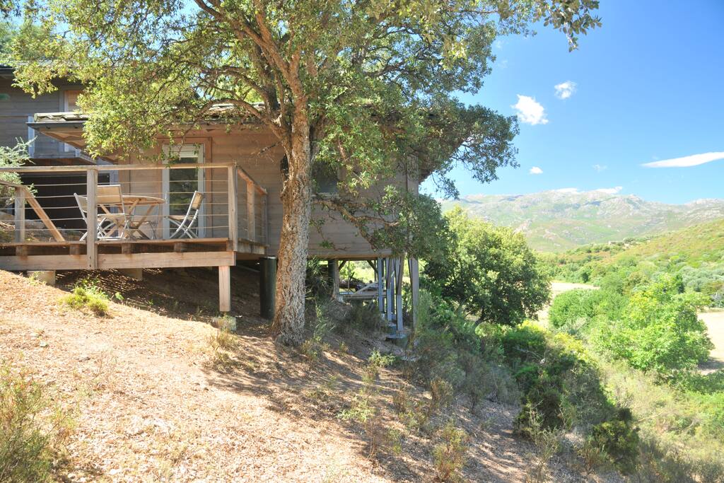Cabin & the view / pavillon et sa vue