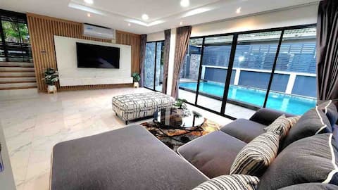 I am pool villa Pattaya 11