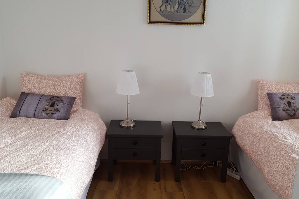 2 single beds