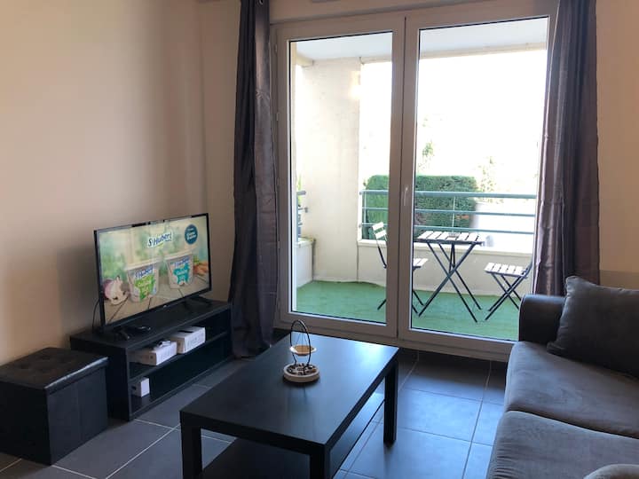 Apt Chaleureux, Avec Parking Privé à St Cyprien. - Ibis Toulouse Purpan Aeroport