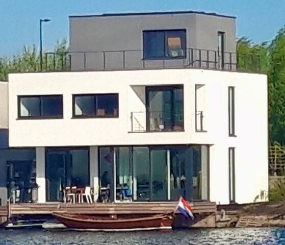 Watervilla, 200 m2, garden, 3 terraces, IJ-burg gallery image 5