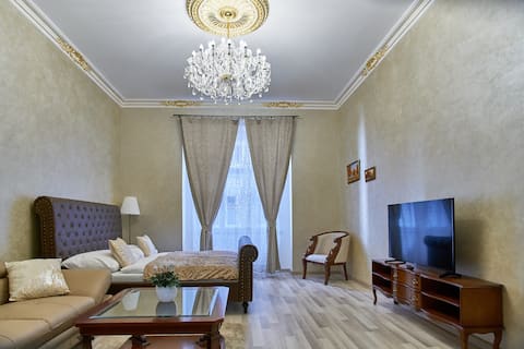 PRESIDENTIAL ROYAL APARTMENT IN HEART OF PRAGUE