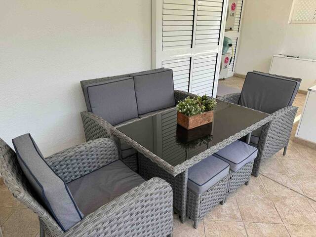 Apartamento en la playa, con piscina y parking gallery image 3