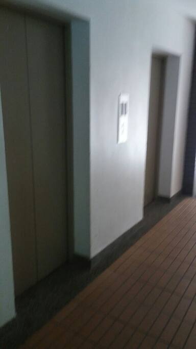 Ascensor / Elevator
