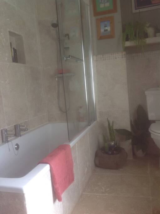 Bath/shower room