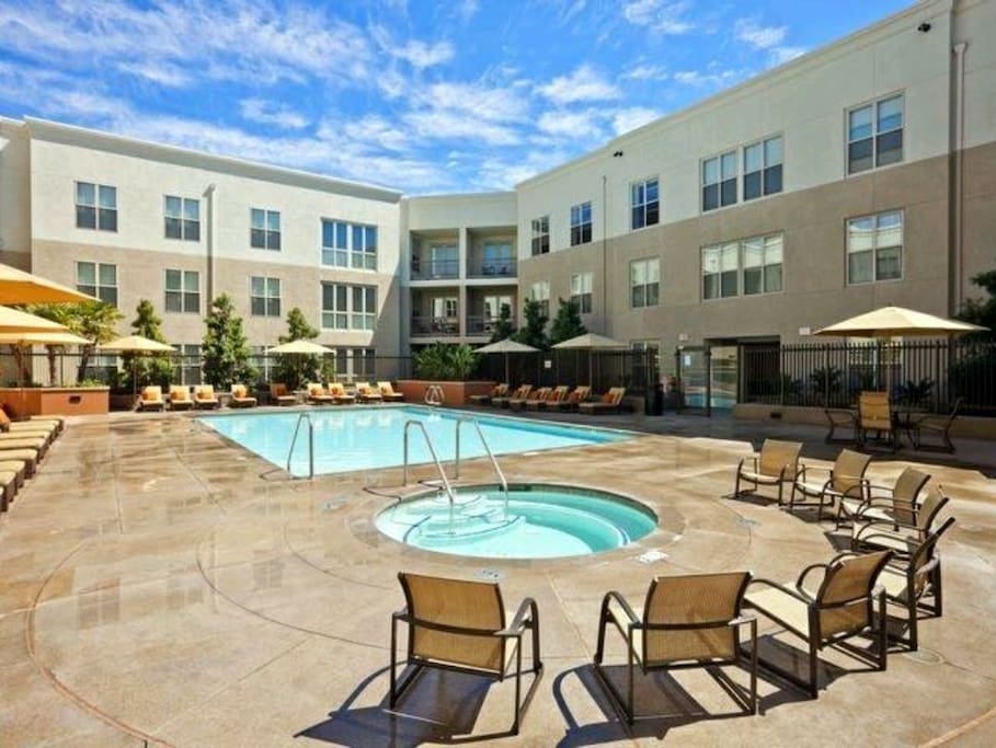 Pool, Cabanas and Jacuzzi