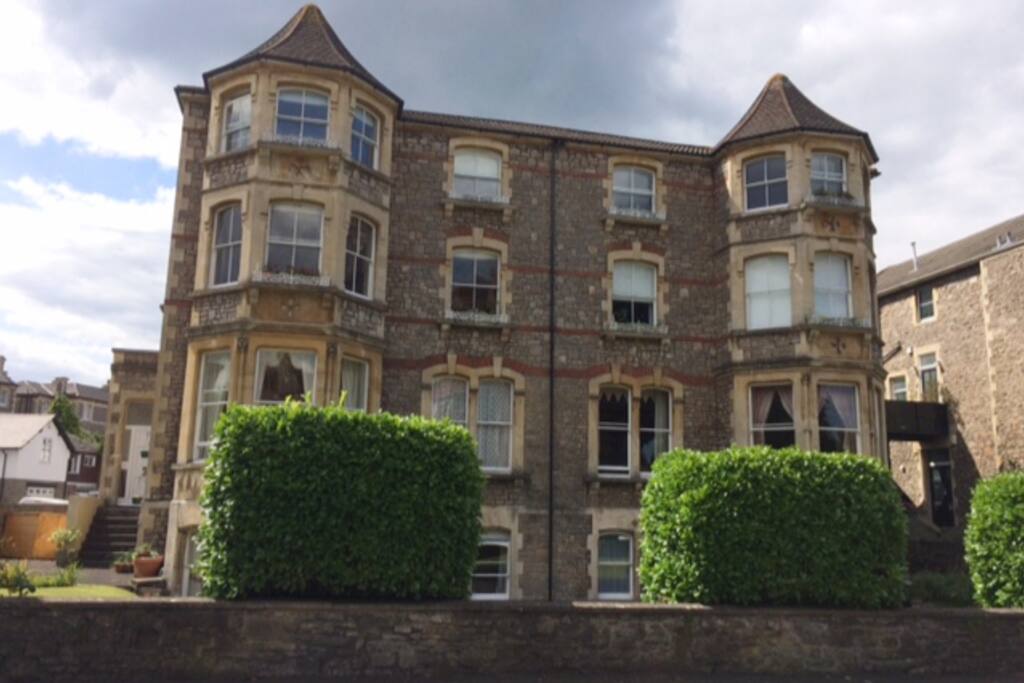 Front of Julian Mansions