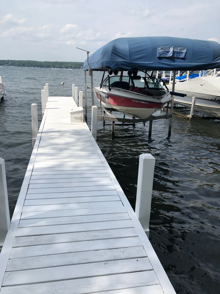 Private Lakehouse With Pier And Huge Deck - Lake Geneva, WI