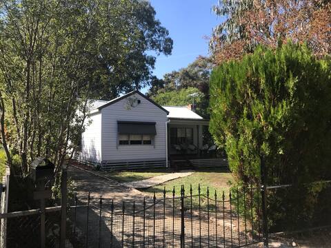 The Cottage - Pet Friendly