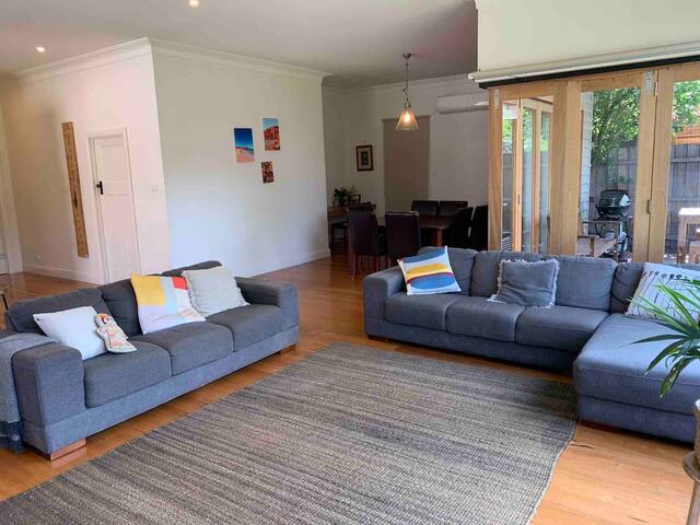 Family Home 7km to CBD gallery image 4