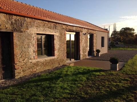 Large Nature cottage. Ocean 15 km, Nantes 30 km