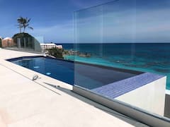 Contemporary+Oceanfront+Villa+with+Horizon+Pool