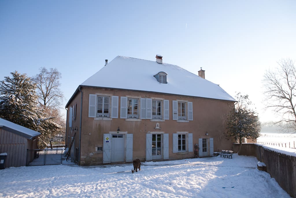 Le Relais du Passe-Heures sous la neige
