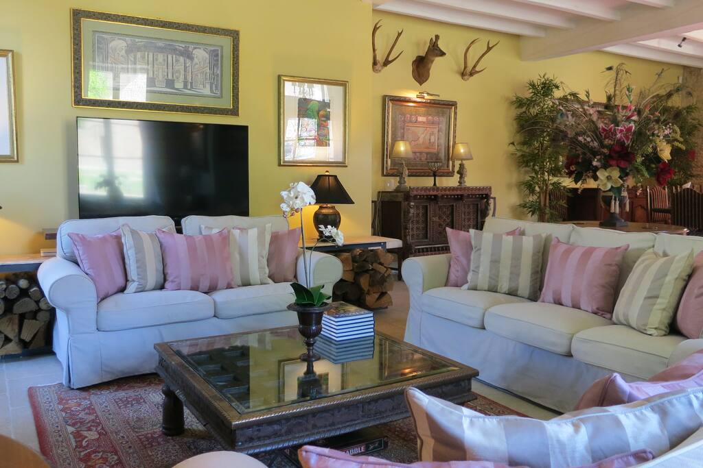 Common seating area