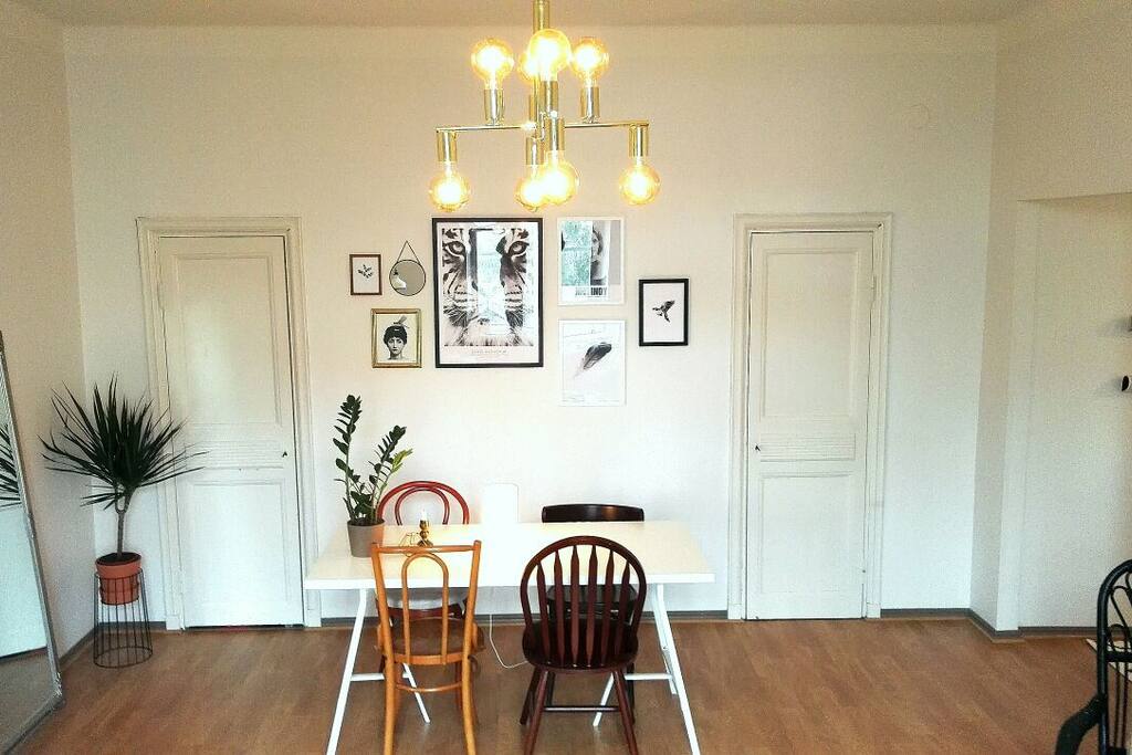Livingroom part 2.