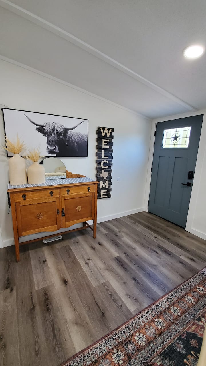 King Bed Suite. Internet, Coffee, Snacks, Wlife - Cedar Creek, TX