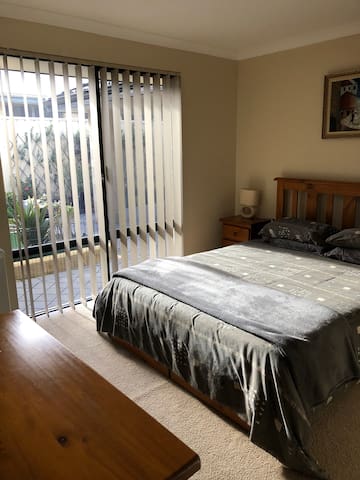 Soft landings, rooms in Carramar, WA