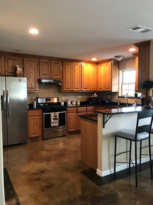 Full shared kitchen access
