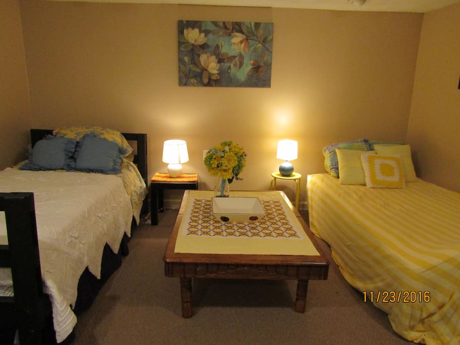 Shared room with 3 beds ( 2 twins + 1 full size)