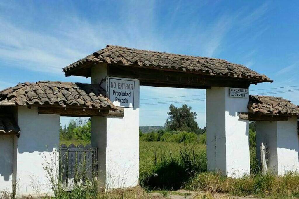 Acceso al lugar desde camino