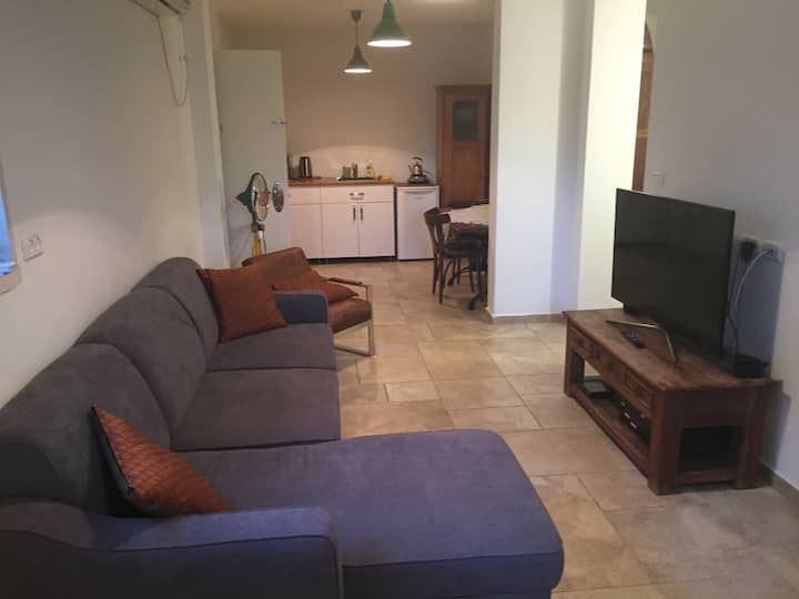 Lovely & Peaceful Renovated House ~Great Location - Jerusalem