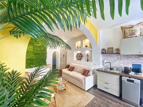 Cartagena de Indias 4*  Jacuzzi & private courtyard
