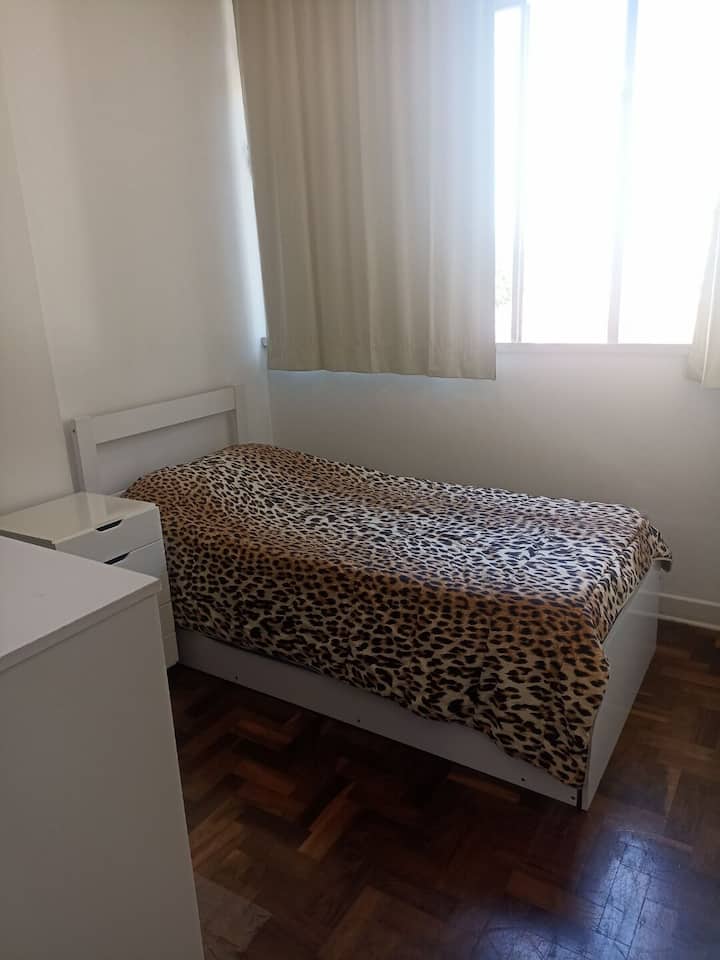 Cama mkuu.