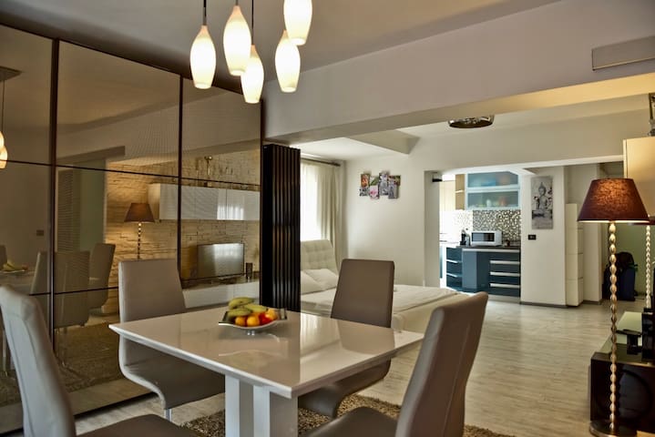 BUSINESS & PLEASURE#OLD CITY#RIVER VIEW#BUCHAREST