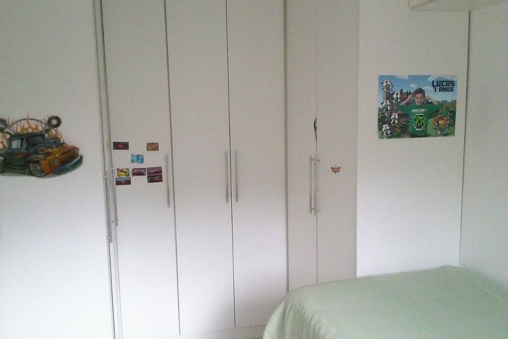 Room - Picture 2