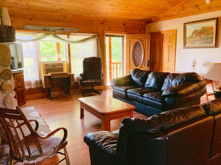 通往客厅的前门 