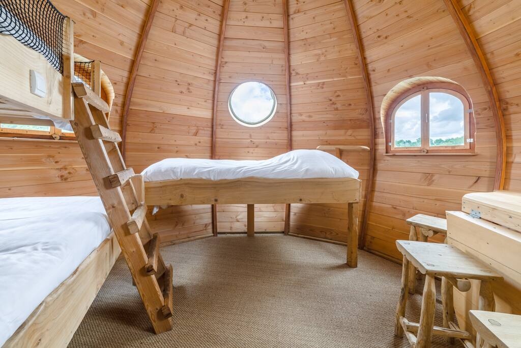 Chambre 1 Lit double 160x200 & 2 simples 90x190