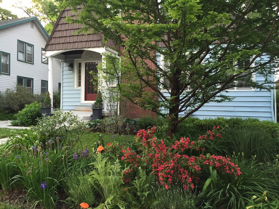 Quiet neighborhood with homes from the 20's and 30's.