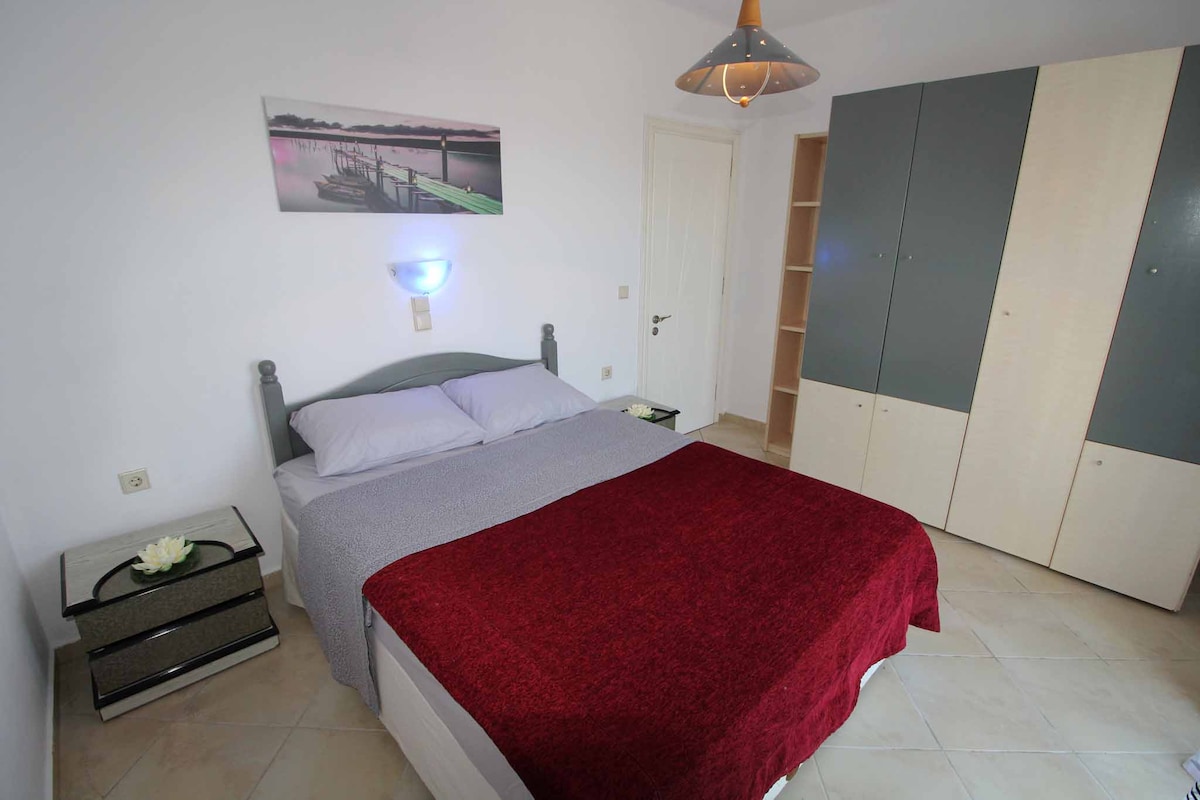 Bývanie Natasy Agios Ioannis Karousades spálňa 3