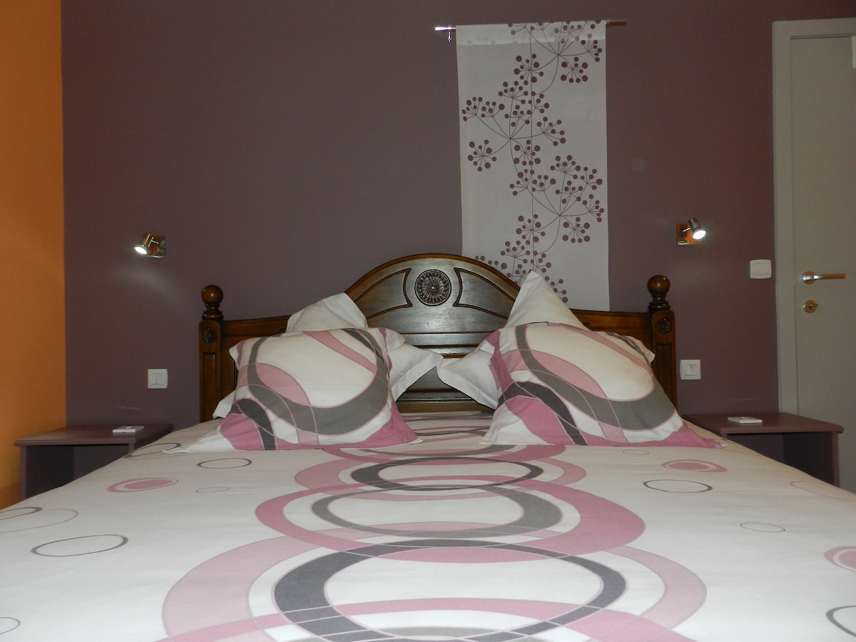 一楼卧室， 180x200床