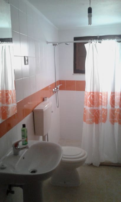 colorful bathroom