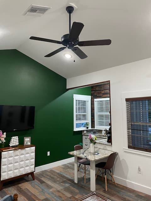 Top performing Airbnb: Lake Placid Cottage with Lake Access & EV Charger in Florida