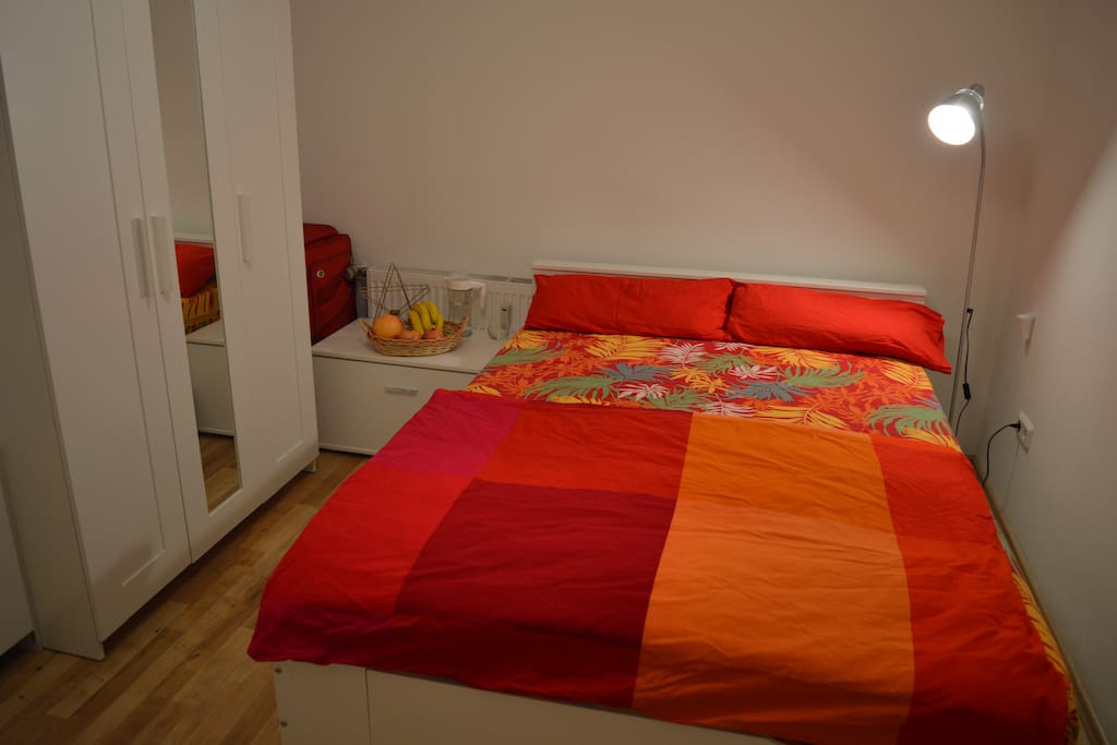 Guest Room - Bed