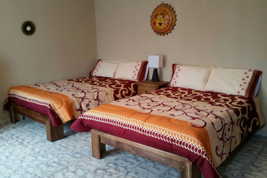 Bedroom with two new beds/ Recamara con dos camas nuevas