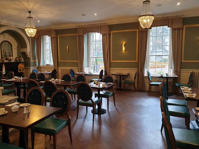 Celbridge Manor Hotel is a located in a magnificent Georgian building dating short journey to Dublin city centre for a spot of shopping or some sight-seeing. Hotel in Co. Kildare | Celbridge Manor Hotel - potteriespowertransmission.co.uk