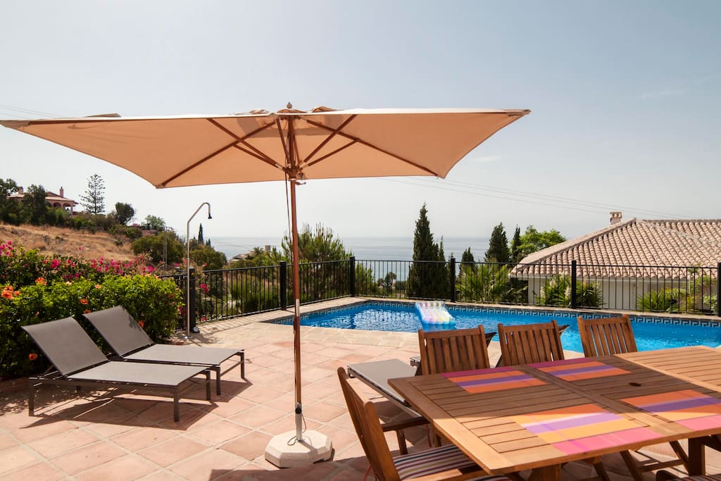 Large terrace with private pool, 4 long chairs and 2 deck chairs
