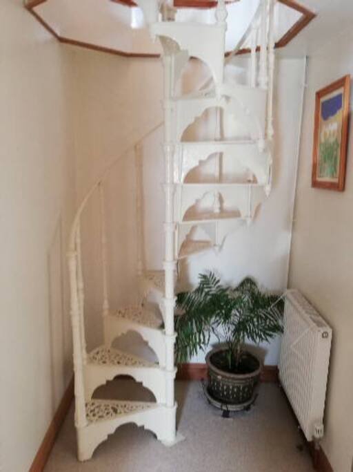 Spiral staircase up to breakfast