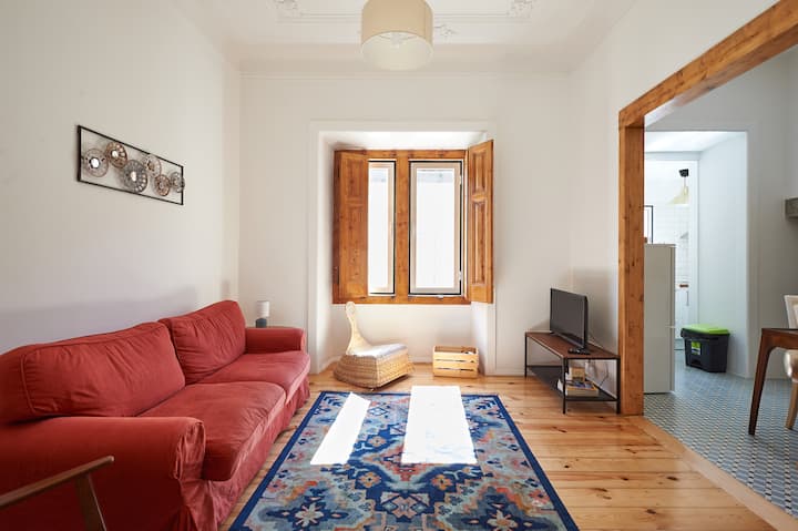 Charming & Central Apartment In Traditional Chalet - Sintra