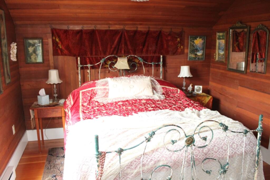 Your bedroom with a queen size iCloud memory foam mattress.