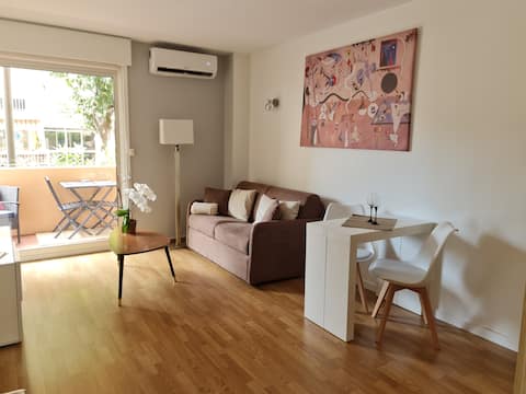 Airbnb performant: New beachfront studio with all the comforts à Roquebrune Cap Martin