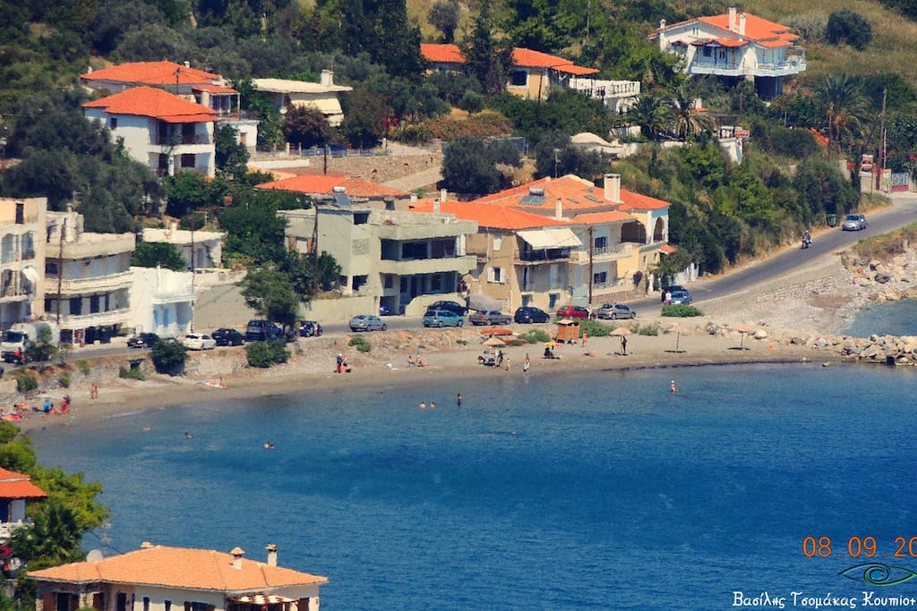 Παραλία Πλατάνας (μπροστά στο διαμέρισμα)