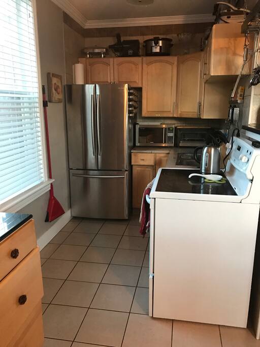 Full Kitchen all amenities.