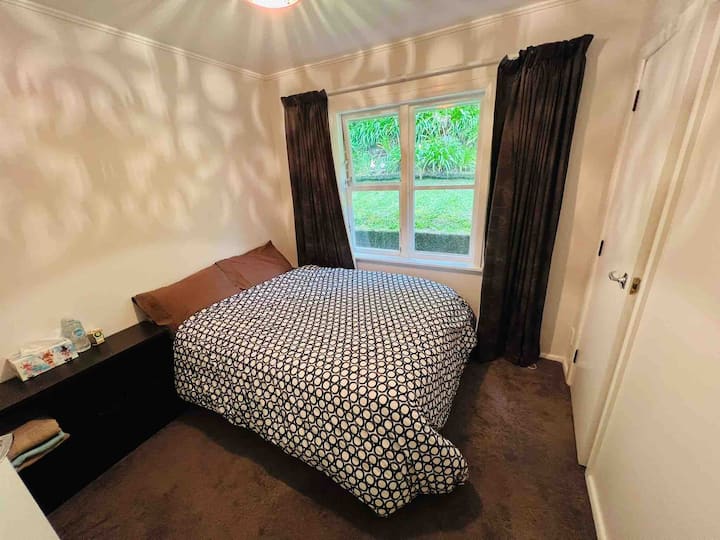 Cheerful 1 bedroom available in a great location Houses for Rent in Wellington, Wellington